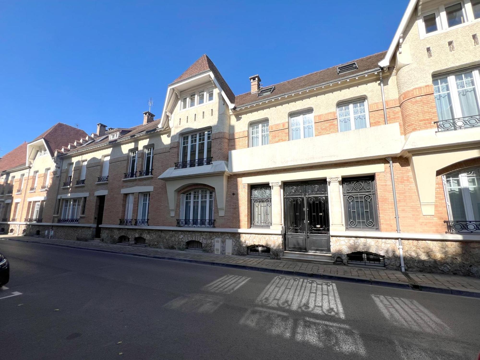 Coeur Des Moissons, Centre Ville Avec Parking Prive Reims Exterior photo